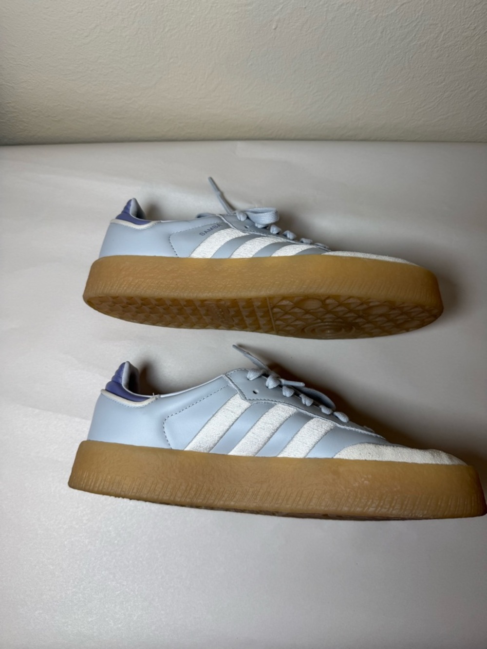 Adidas Sambae W in the "Halo Blue/Off‎ White/Blue Spark Metallic - Picture 5 of 8